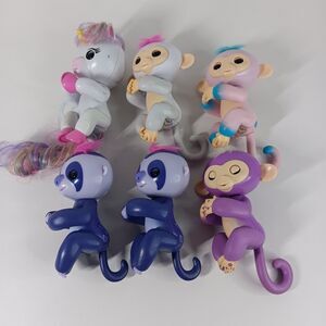 Fingerlings Lot Sloth Unicorn Monkey Purple White Pink Wow Wee Interactive Toy